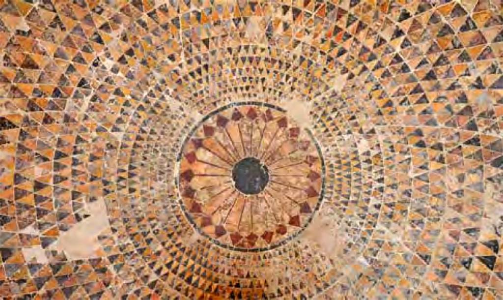 Villa dei Papiri, Herculaneum. Centre of polychrome mosaic floor, from the belvedere.
Photo courtesy Naples Museum. See Museum Annual Report 2018.